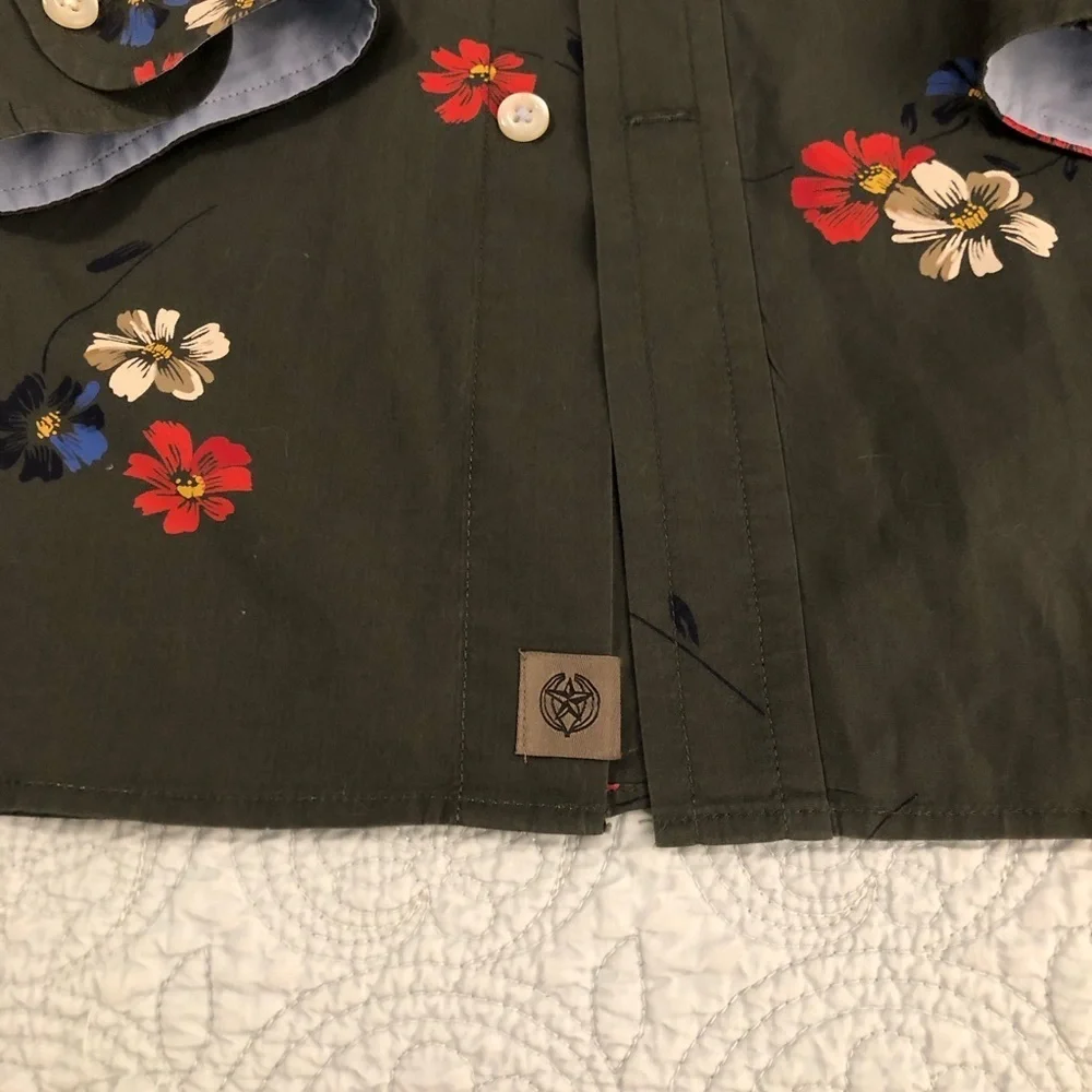 Banana Republic Untucked button down shirt. Size large tall.